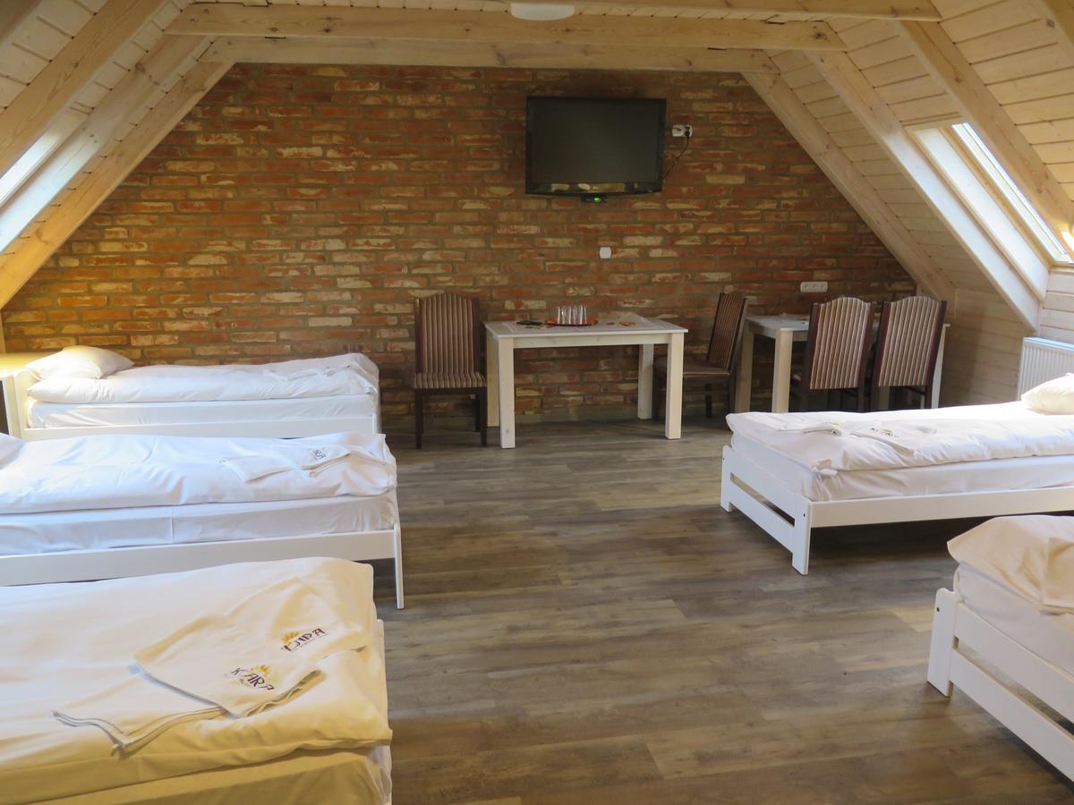 Motel Klara Sobotka  Екстер'єр фото